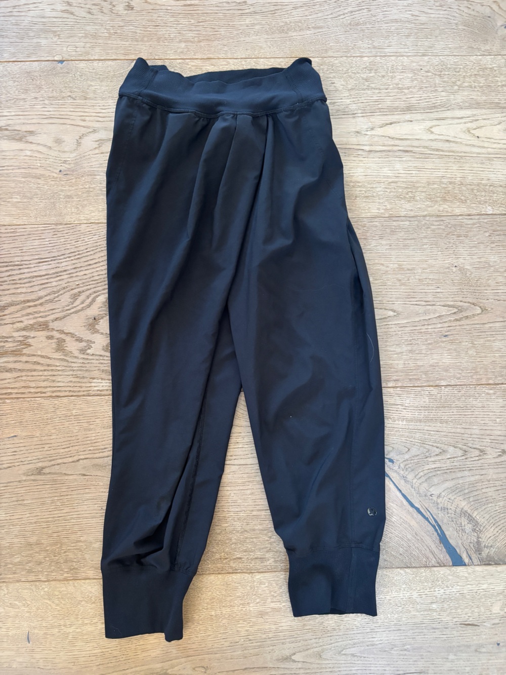 Lululemon Wrap Crossover Waist Jogger, size 4, dance/yoga pants, black